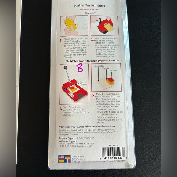 Sizzix Sizzlits Cutting Dies Christmas Set and Tag Set - Picture 4 of 7